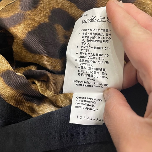 VINTAGE DOLCE & GABBANA BLACK WOMEN'S JACKET WITH LEOPARD LINING - Picture 9 of 16